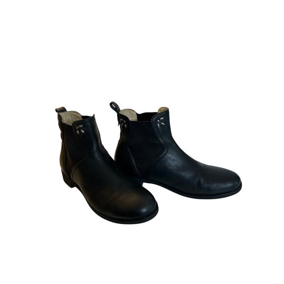 OluKai Shoes - OluKai Kualona Chelsea Slip-On Boots Women's 7.5 Silver Studded